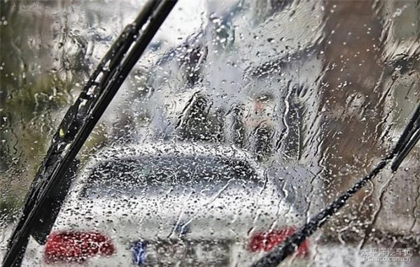 科目二、科目三遇到下雨天應(yīng)該怎樣做？考試順利會通過