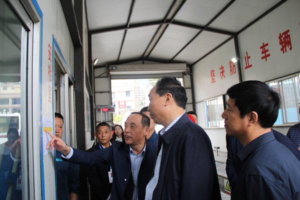 市安委辦主任、安監(jiān)局局長李永宏一行到隴運集團(tuán)公司檢查指導(dǎo)工作