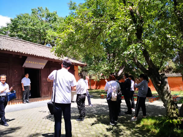 隴運集團公司黨委開展“不忘初心、牢記使命”紀念建黨98周年主題黨日活動