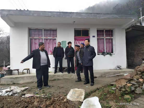 隴運集團公司開展“解難題、辦實事、送溫暖”主題黨日活動